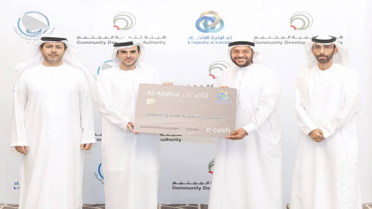 دبي تعزز قطاع الصيد ببطاقة مسبقة الدفع جديدة للصيادين